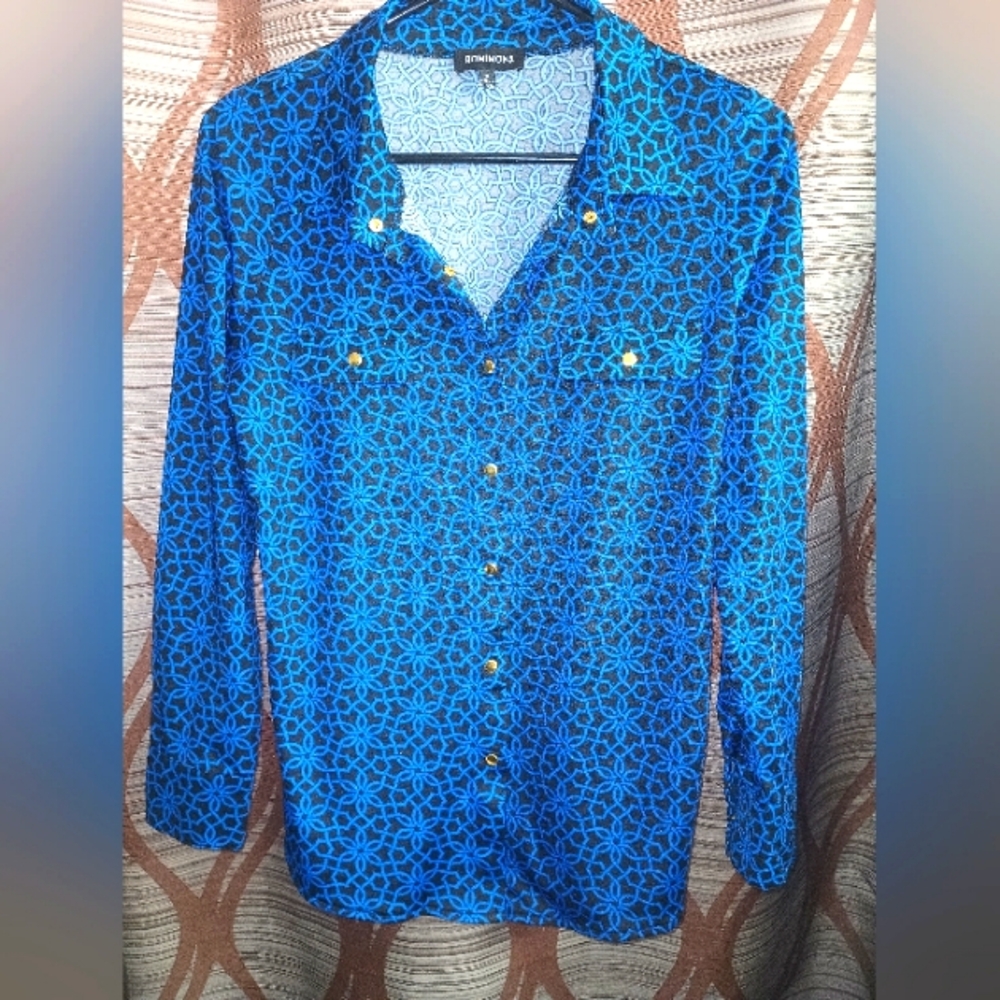 ROMIMONA beautiful blouse size small. 95% polyester and 5% spandex. New